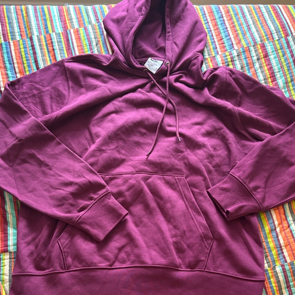 Nike Men's Burgundy Hoodie Sweater size medium new without tag no logo